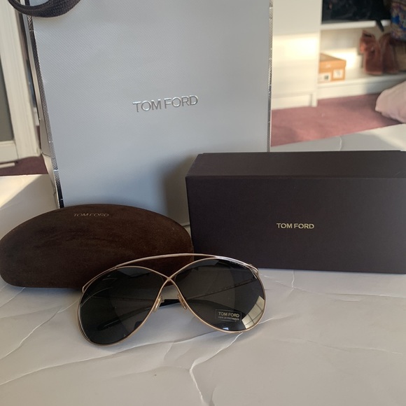 ✨ TOM FORD Stevie 59mm Polarized Aviator Sunglasses – Unisex – $540 Value ✨ - Picture 11 of 12